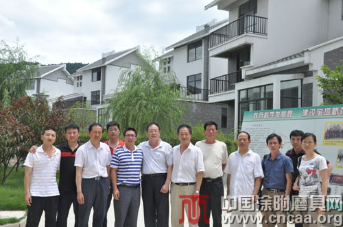 洪水無(wú)情 人有大愛(ài)——中國(guó)涂附磨具分會(huì)組團(tuán)慰問(wèn)通城受災(zāi)企業(yè)紀(jì)實(shí)