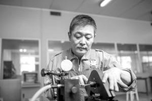 空軍首席技師張永光:徒手打磨發動機震驚海外