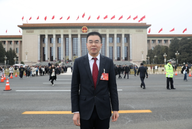 全國政協(xié)委員單崇新：實(shí)施科普育人 加強(qiáng)高校創(chuàng)新資源科普化